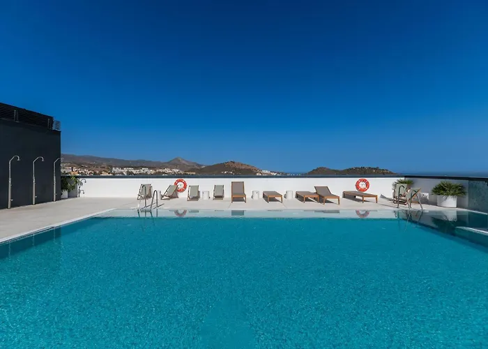 Xpce Urban 10 Skyline - Parking Free